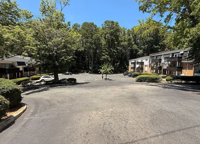Photo of 3900 Memorial Dr, Decatur, GA 30032