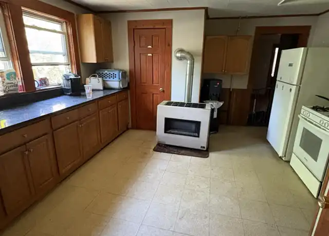Property at 38 Franklin St Unit 3, Leominster, MA, 01453, 3 beds, 1 bath, [object Object]