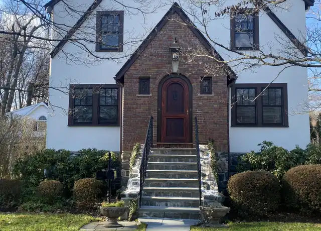 Property at 19 Salem St Unit B, Cos Cob, CT, 06807, 3 beds, 1.5 baths, [object Object]