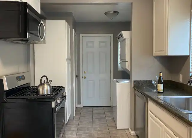 Property at 2725 23rd Ave Unit 4, Oakland, CA, 94606, 2 beds, 1 bath, [object Object]