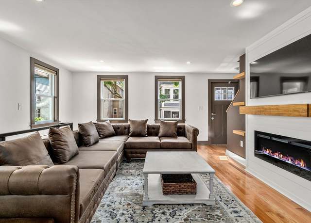 Photo of 32 Line St, Somerville, MA 02143