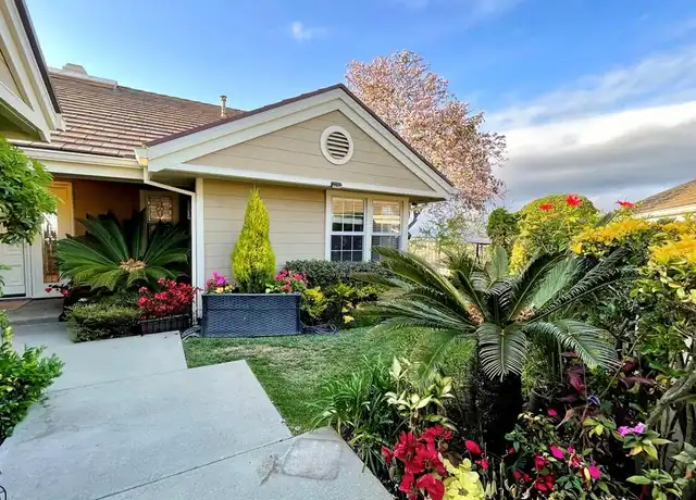 Property at 6 Saros #68, Irvine, CA, 92603, 3 beds, 4 baths, [object Object]