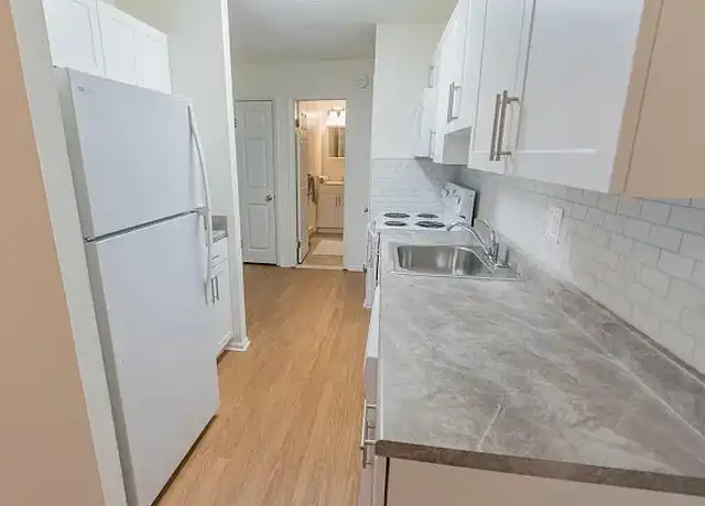 Property at Hollow Run Apartments - 12 Hollow Run Ln, West Chester, PA, 19380, 1 bed, 1 bath, [object Object]