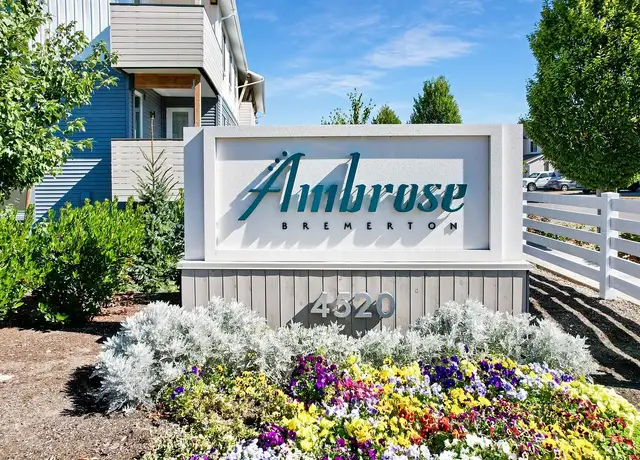 Photo of 4520 Bay Vista Blvd, Bremerton, WA 98312