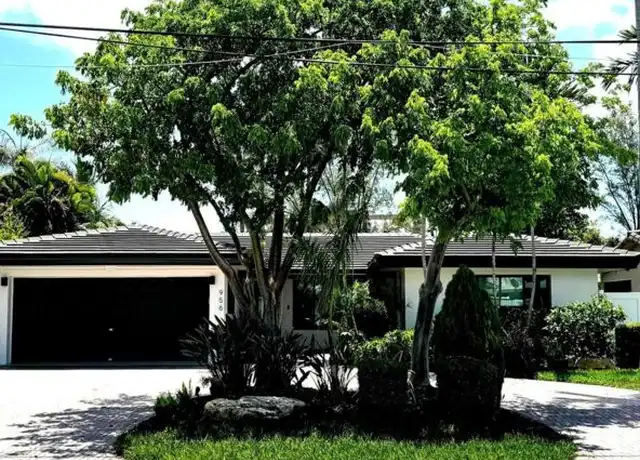 Property at 956 SE 10th Ct, Pompano Beach, FL, 33060, 4 beds, 2 baths, [object Object]