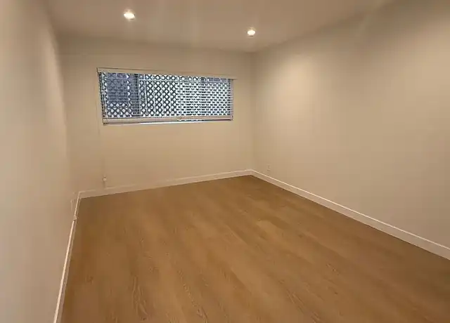 Property at 330 N Crescent Dr, Beverly Hills, CA, 90210, 2 beds, 2 baths, [object Object]