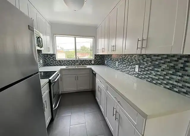 Property at 330 N Crescent Dr, Beverly Hills, CA, 90210, 2 beds, 2 baths, [object Object]