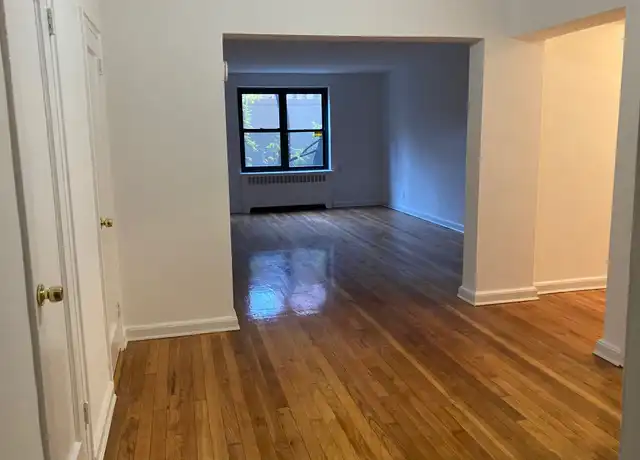 Property at 46 Schenck Ave, Great Neck, NY, 11021, 1 bed, 1 bath, [object Object]