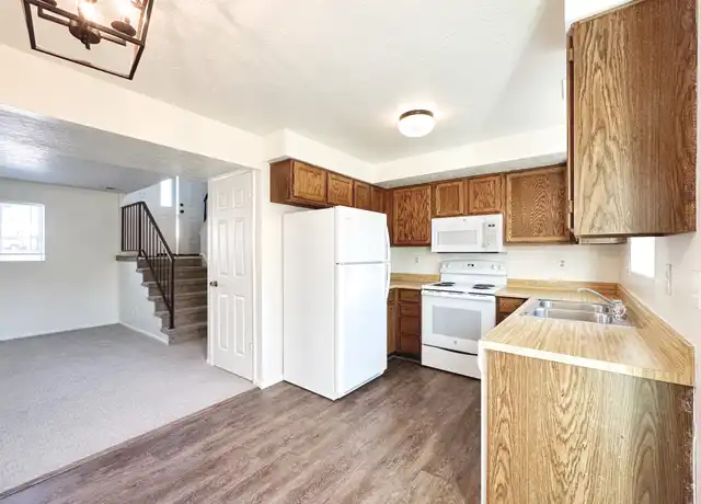 Property at 890 E 200 N, Kaysville, UT, 84037, 2 beds, 1 bath, [object Object]