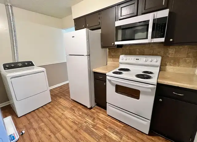 Property at Derby Run Apartments - 6600 Outer Loop, Louisville, KY, 40228, 1-3 bed, 1-1.5 bath, [object Object]