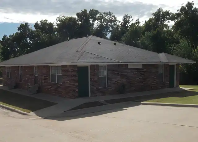Property at 120 S Burdick St Unit J-2, Stillwater, OK, 74074, 0 beds, 1 bath, [object Object]