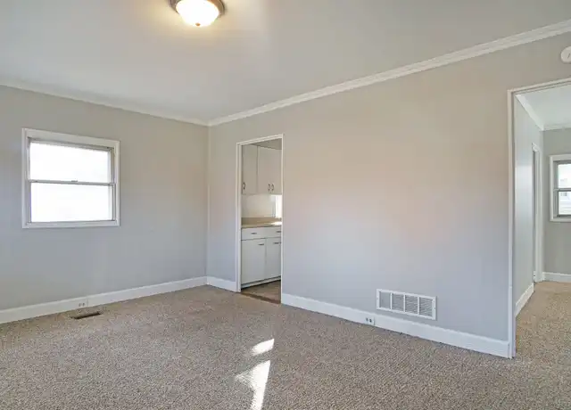 Property at 3102 S Michigan St Unit B-1, South Bend, IN, 46614, 3 beds, 1 bath, [object Object]