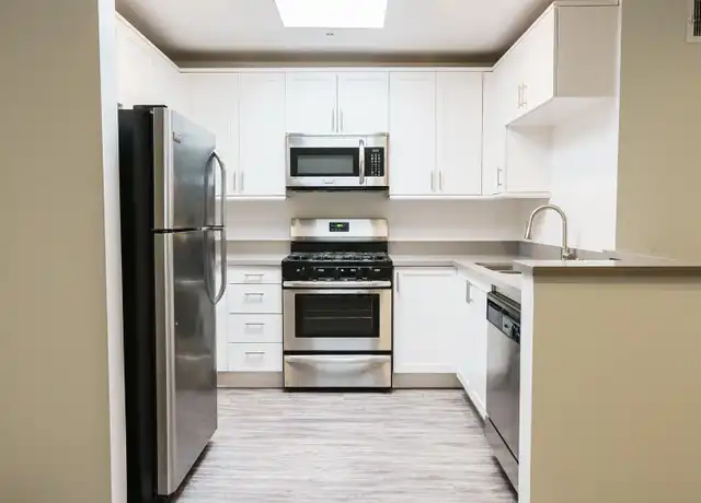 Property at 816 S Bundy Dr Unit 15, Los Angeles, CA, 90049, 0 beds, 1 bath, [object Object]