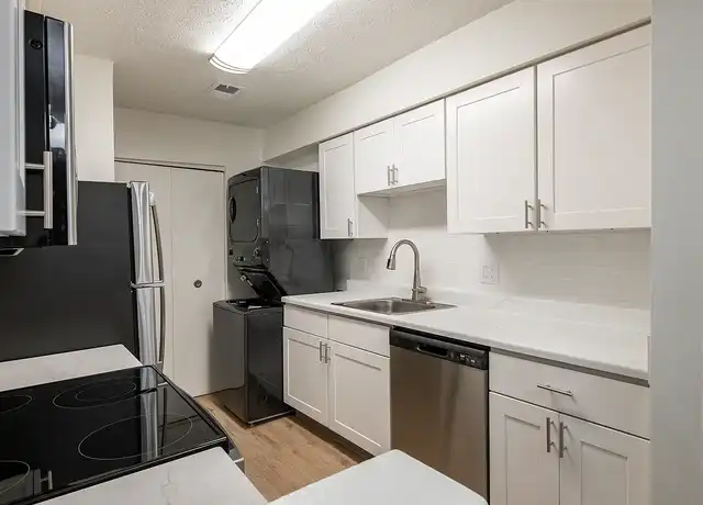 Property at Pikeview Manor Apartments - 315 Pikeview Dr, Beckley, WV, 25801, 1-2 bed, 1 bath, [object Object]