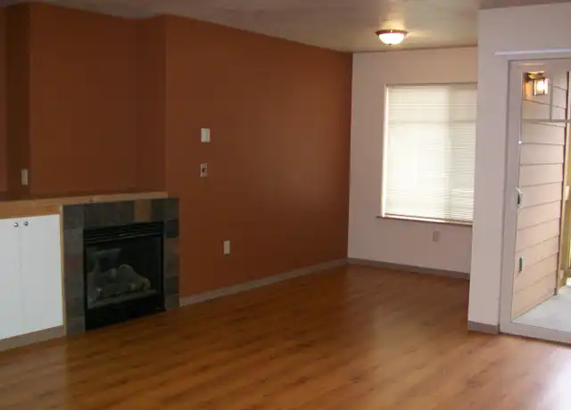 Property at 1721 Patterson Aly, Eugene, OR, 97401, 3 beds, 1 bath, [object Object]