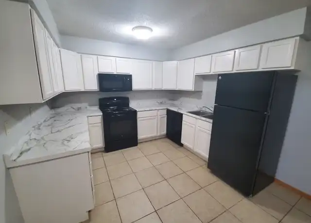 Property at 1322 5th Ave S Unit 8, La Crosse, WI, 54601, 2 beds, 1 bath, [object Object]