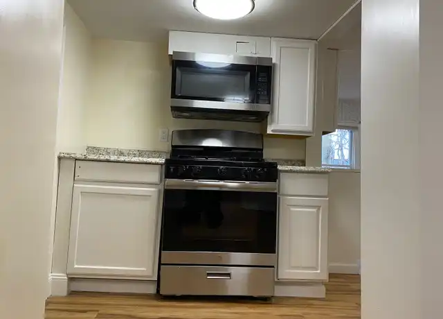 Property at 96 Hill St Unit 4, Waterbury, CT, 06704, 2 beds, 1 bath, [object Object]