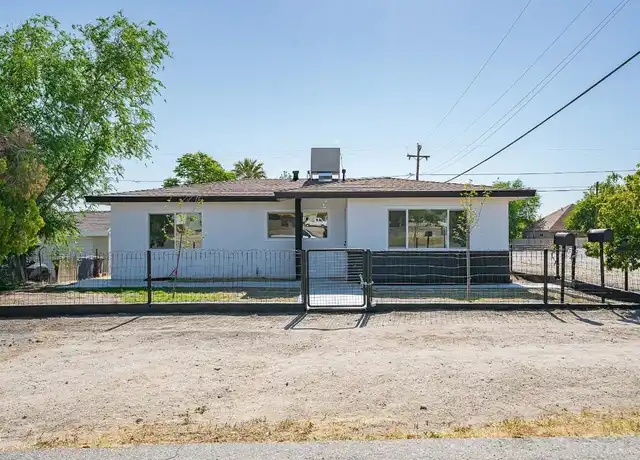 Property at 200 Van Buren St Unit 200 Front House, Taft, CA, 93268, 3 beds, 1 bath, [object Object]