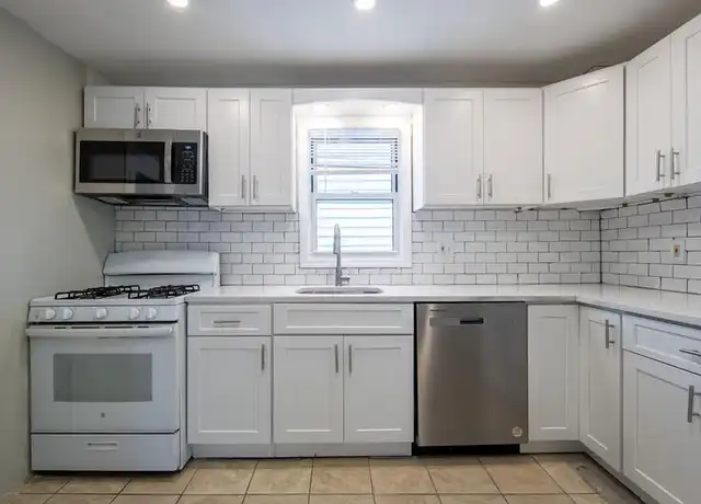 Property at 623 4th St Unit 2, Troy, NY, 12180, 2 beds, 1 bath, [object Object]