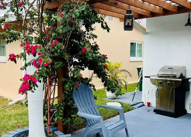 Property at 4212 NW 47th St, Tamarac, FL, 33319, 2 beds, 1 bath, [object Object]