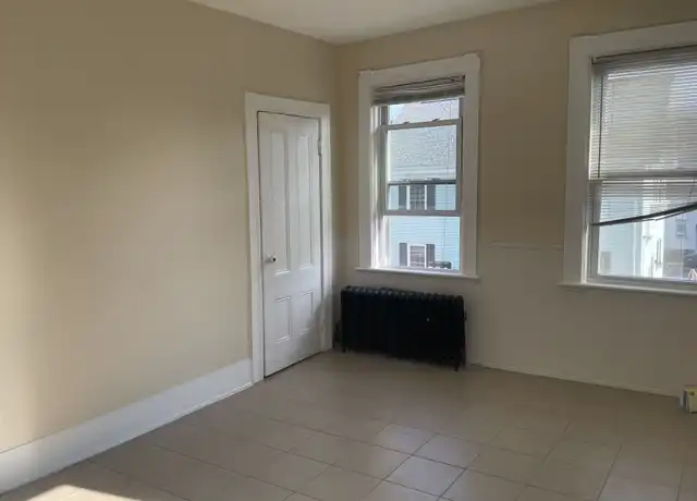 Property at 104 Home Ave Unit 2, Providence, RI, 02908, 2 beds, 1 bath, [object Object]
