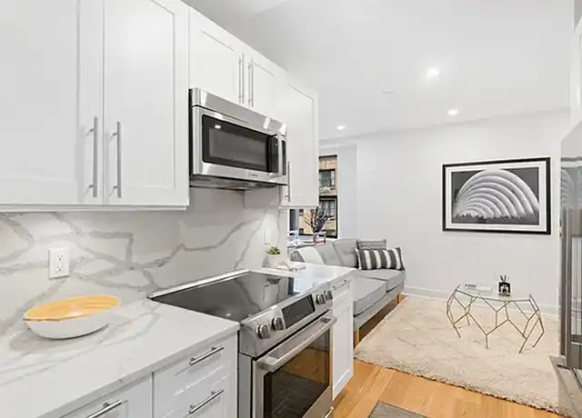 Property at 160 E 48th St Unit 2T, New York, NY, 10017, 0 beds, 1 bath, [object Object]