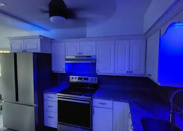 Property at 3107 37th Ave W, Bradenton, FL, 34205, 2 beds, 1 bath, [object Object]