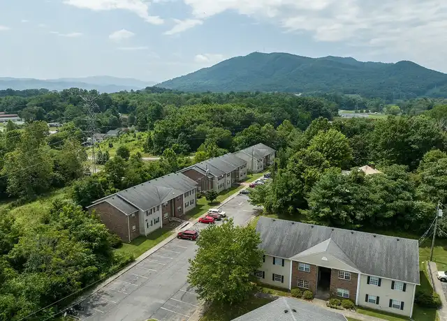 Property at Stoneybrook Heights - 512 Swadley Rd, Johnson City, TN, 37601, 2-4 beds, 2 baths, [object Object]