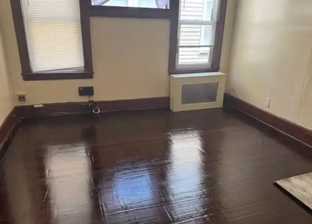 Property at 36 Vine Ave Unit 2-2, Irvington, NJ, 07111, 2 beds, 1 bath, [object Object]