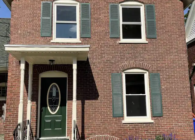 Property at 7 Rollins St Unit B, Concord, NH, 03301, 2 beds, 1 bath, [object Object]