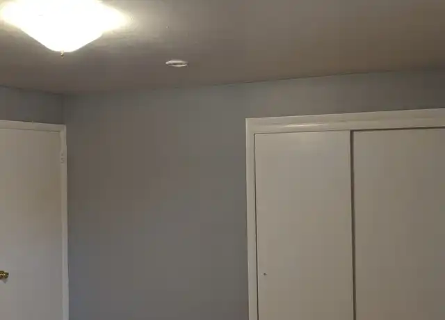 Property at 3734 W Miller Ln, Milwaukee, WI, 53208, 2 beds, 1 bath, [object Object]