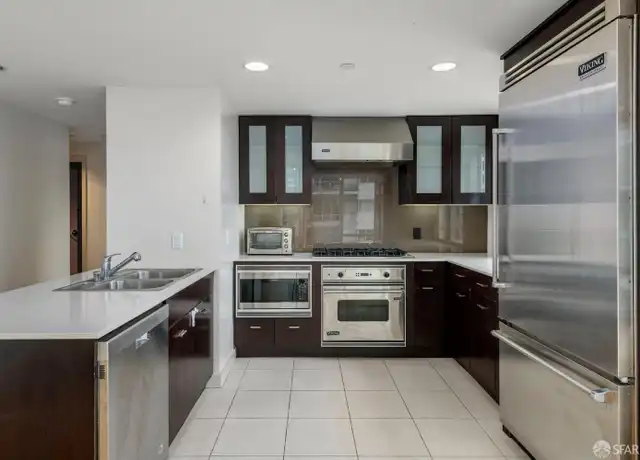 Property at 333 1st St Unit 1807L, San Francisco, CA, 94105, 2 beds, 2 baths, [object Object]