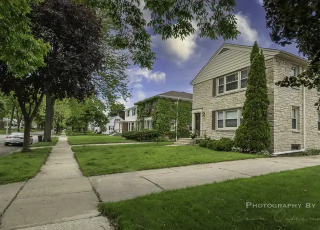 Property at 5064 N Bay Ridge Ave Unit Upper, Whitefish Bay, WI, 53217, 2 beds, 1 bath, [object Object]
