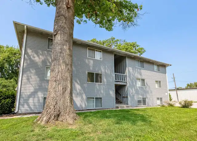Property at 2444 E St Unit 5, Lincoln, NE, 68510, 2 beds, 1 bath, [object Object]
