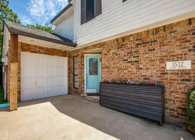 Property at 1532 McCoy St, Dallas, TX, 75204, 2 beds, 2 baths, [object Object]