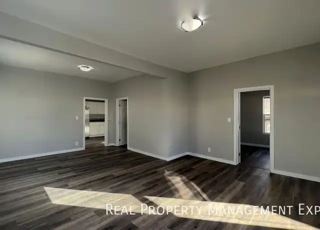 Property at 211 N Hawthorne Ave, Sioux Falls, SD, 57104, 3 beds, 1 bath, [object Object]