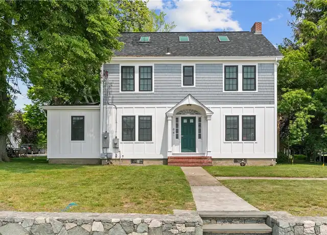 Property at 94 E Main Rd, Middletown, RI, 02842, 3 beds, 1 bath, [object Object]