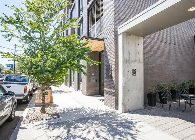 Photo of 3325 SE Division St, Portland, OR 97202