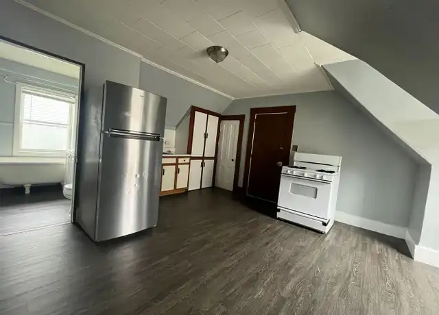 Property at 145 Pine St Unit 2, Manchester, NH, 03103, 3 beds, 1 bath, [object Object]