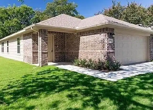 Property at 401 Ritchey St, Gainesville, TX, 76240, 3 beds, 2 baths, [object Object]