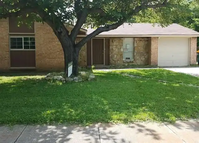 Property at 212 Ridgeway Cir, Lewisville, TX, 75067, 3 beds, 1.5 baths, [object Object]