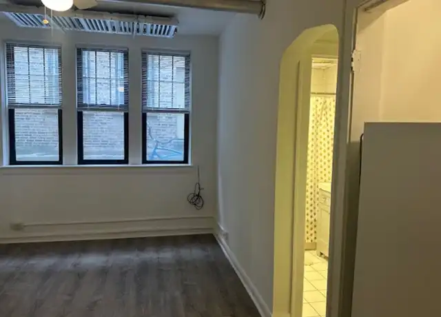 Property at 2400 W Wilson Ave Unit 2400-E, Chicago, IL, 60625, 0 beds, 1 bath, [object Object]