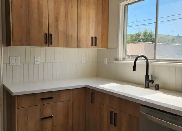Property at 339 N Gardner St, Los Angeles, CA, 90036, 2 beds, 1 bath, [object Object]