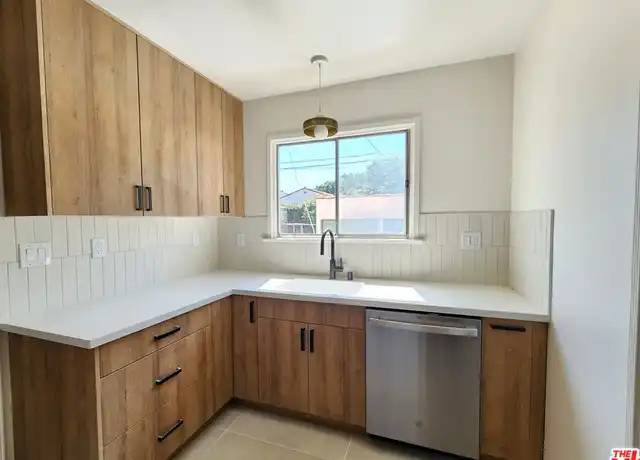 Property at 339 N Gardner St, Los Angeles, CA, 90036, 2 beds, 1 bath, [object Object]