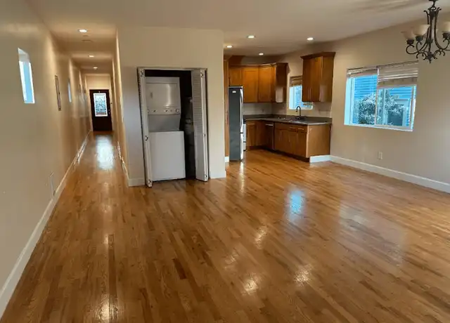 Property at 916 13th Ave Unit B, Seattle, WA, 98122, 2 beds, 2 baths, [object Object]