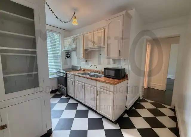 Property at 1023 W 6th Ave Unit 3, Spokane, WA, 99204, 1 bed, 1 bath, [object Object]