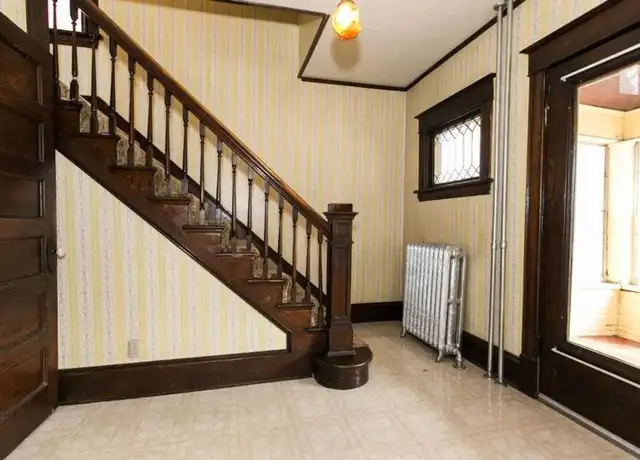 Property at 1055 17th Ave SE, Minneapolis, MN, 55414, 5 beds, 2 baths, [object Object]