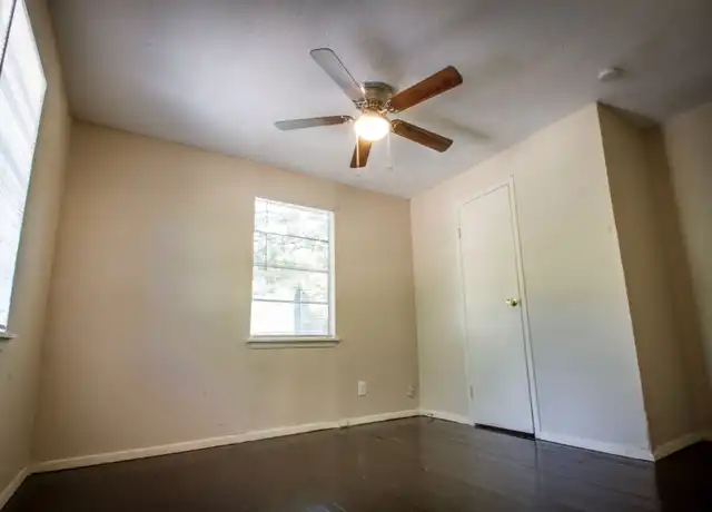 Property at 512 S Monumental St, San Antonio, TX, 78203, 3 beds, 2 baths, [object Object]