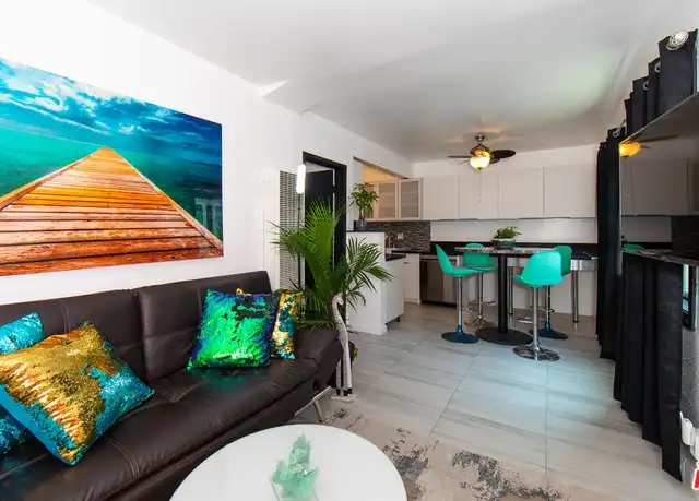 Property at 415 Rose Ave Unit B, Venice, CA, 90291, 2 beds, 2 baths, [object Object]