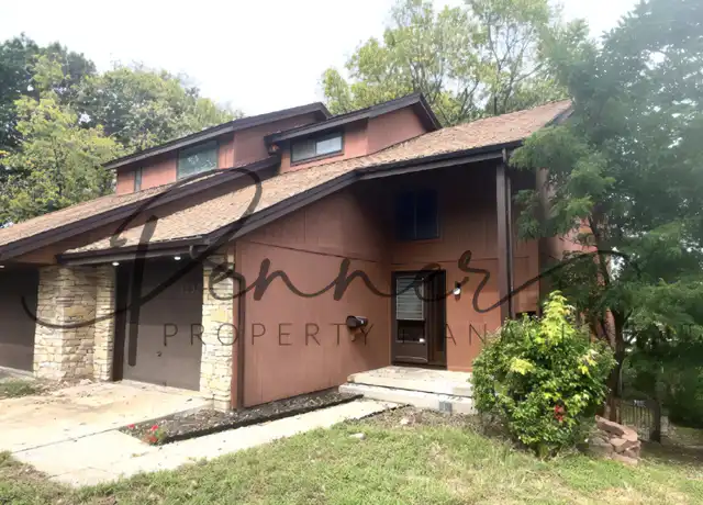 Property at 1332 W 24th St S, Independence, MO, 64052, 3 beds, 2.5 baths, [object Object]